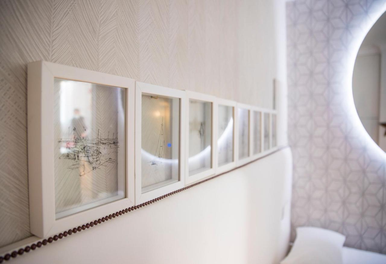 Popeye Suite: Puerto Marina Island Retreat with Rooftop Pool Benalmadena Exterior photo