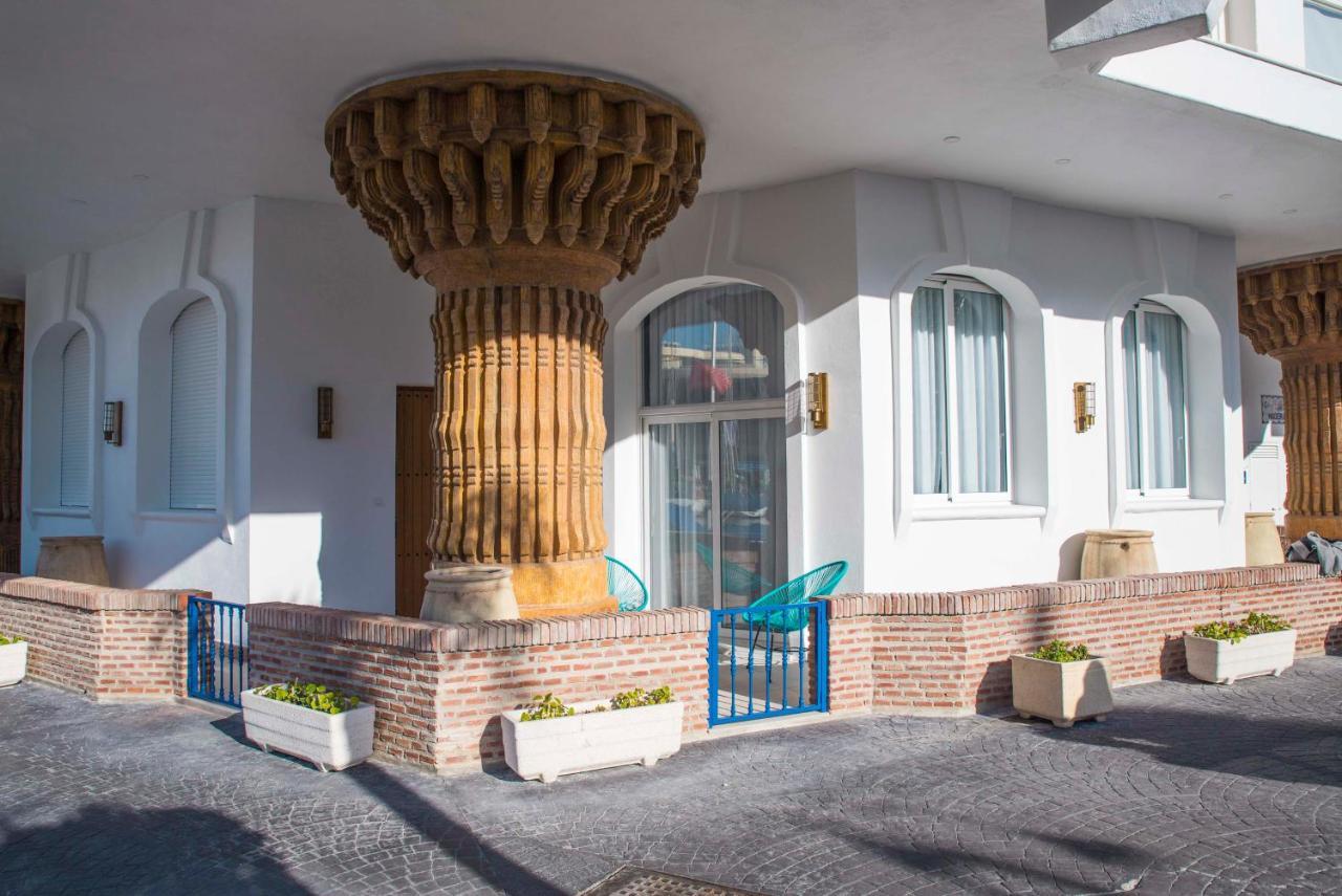 Popeye Suite: Puerto Marina Island Retreat with Rooftop Pool Benalmadena Exterior photo